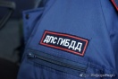 Пьяный экс-полицейский избил и заставил бежать на тросе за машиной незнакомца