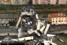 Налоговики Италии сняли момент обрушения моста в Генуе