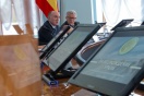 Борис Дубровский прислушивается к южноуральцам