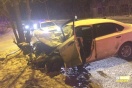 В Екатеринбурге "Яндекс.Такси" на встречной полосе врезалось в бетономешалку
