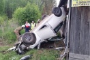 В Артемовском районе иномарка опрокинулась на сарай - четверо пострадавших