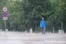 Свердловчан предупредили о приближении гроз и града